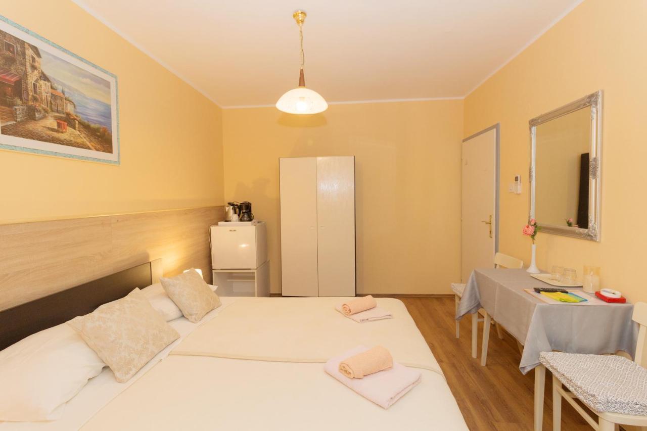 לינה וארוחת בוקר מדולין Bed & Breakfast Palma מראה חיצוני תמונה